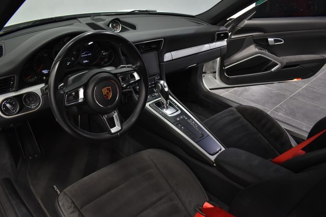2017 Porsche 911 Carrera GTS 2017 Porsche 911 Carrera GTS
