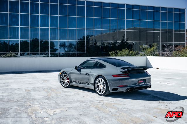 2017 Porsche 911 Carrera