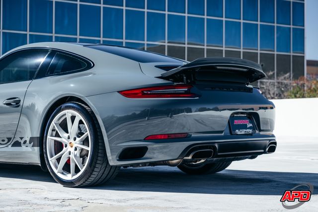 2017 Porsche 911 Carrera