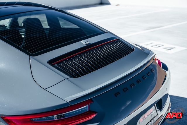 2017 Porsche 911 Carrera