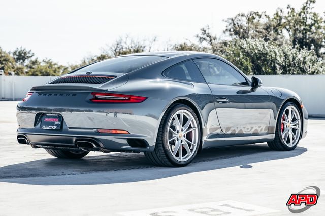 2017 Porsche 911 Carrera