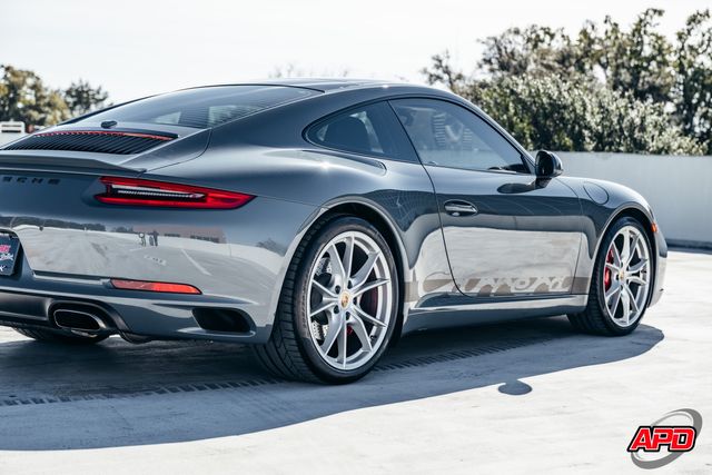 2017 Porsche 911 Carrera