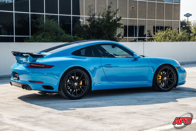 2017 Porsche 911 Carrera