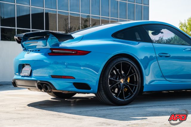 2017 Porsche 911 Carrera