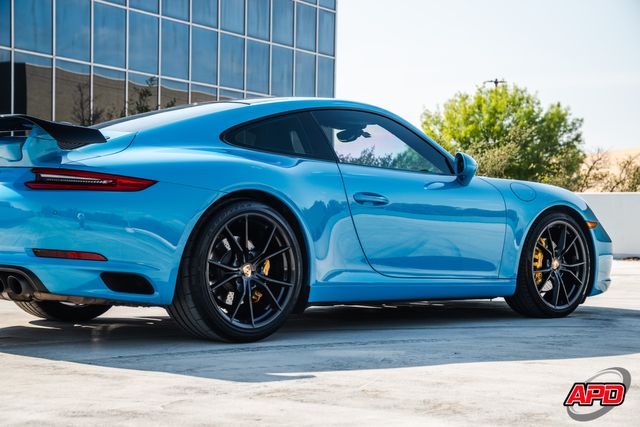 2017 Porsche 911 Carrera