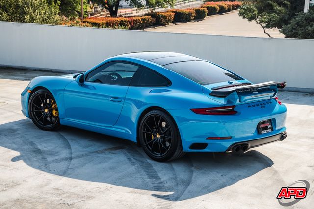 2017 Porsche 911 Carrera