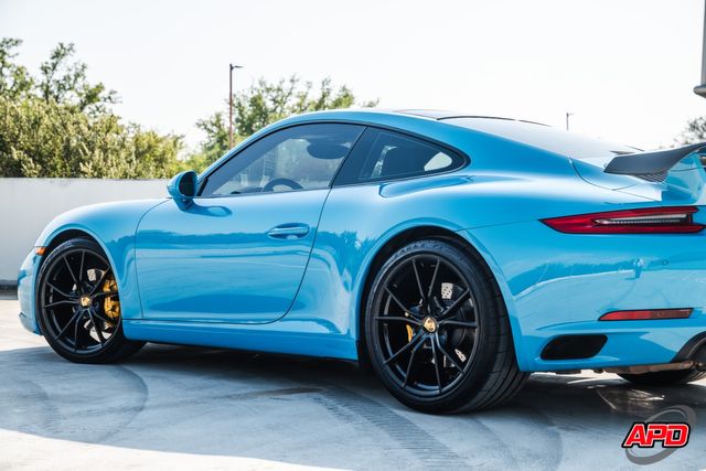 2017 Porsche 911 Carrera