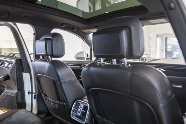 2017 Porsche Macan Premium AWD