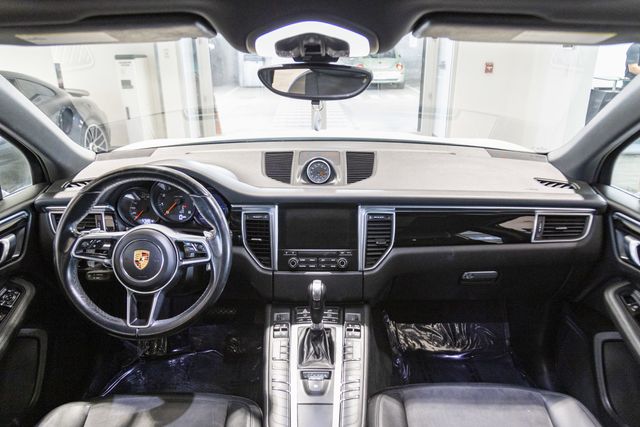 2017 Porsche Macan Premium AWD