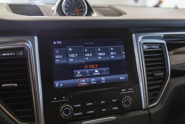 2017 Porsche Macan Premium AWD