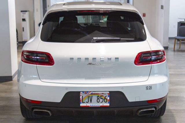 2017 Porsche Macan Premium AWD