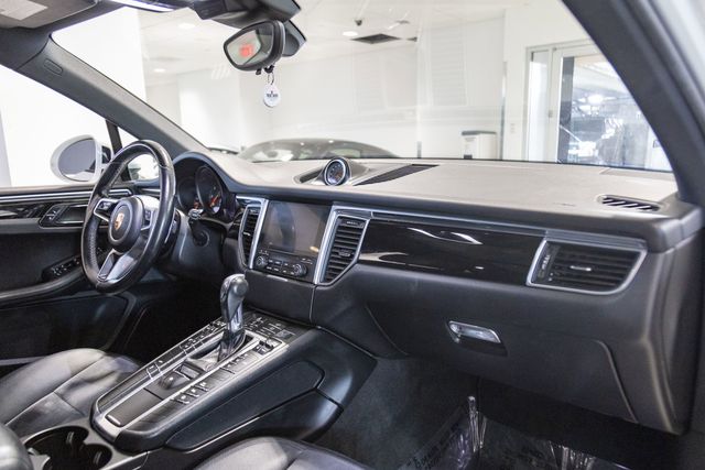 2017 Porsche Macan Premium AWD