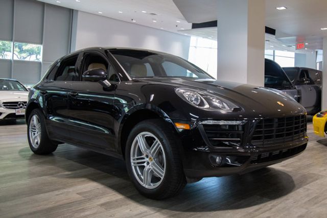 2017 Porsche Macan Sport