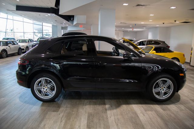 2017 Porsche Macan Sport