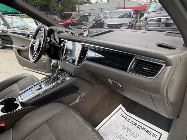 2017 Porsche Macan Base