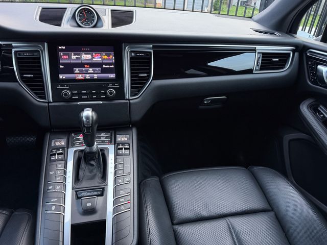 2017 Porsche Macan Base