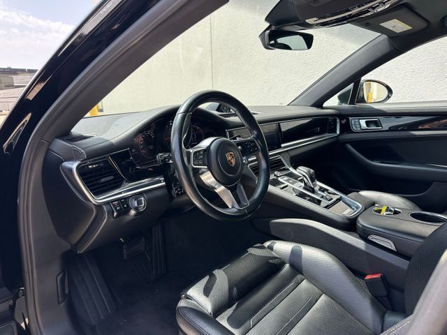 2017 Porsche Panamera 4 
