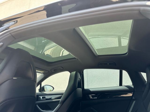 2017 Porsche Panamera 4 