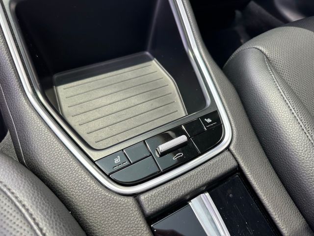 2017 Porsche Panamera 4 