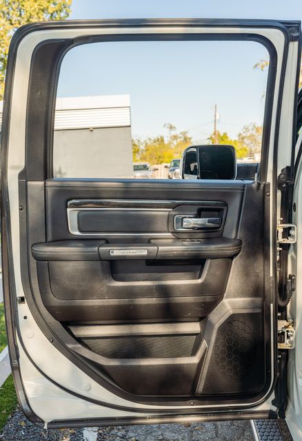2017 Ram 3500 Laramie Limited MEGA CAB 4X4 AISIN TRANS / 1-OWNER | Austin, TX | Rocky Mountain Truck Stop Austin 2017 Ram 3500 Laramie Limited MEGA CAB 4X4 AISIN TRANS / 1-OWNER | Austin, TX | Rocky Mountain Truck Stop Austin