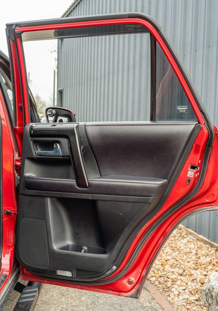 2017 Toyota 4Runner TRD Pro 4X4 / 1-OWNER W/ UPGRADES / LOADED 4WD | Austin, TX | Rocky Mountain Truck Stop Austin