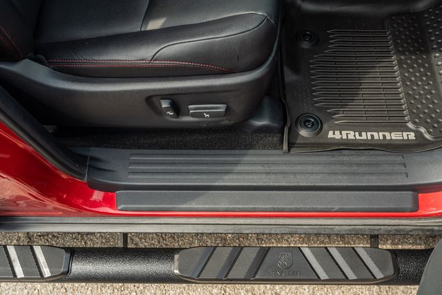 2017 Toyota 4Runner TRD Pro 4X4 / 1-OWNER W/ UPGRADES / LOADED 4WD | Austin, TX | Rocky Mountain Truck Stop Austin