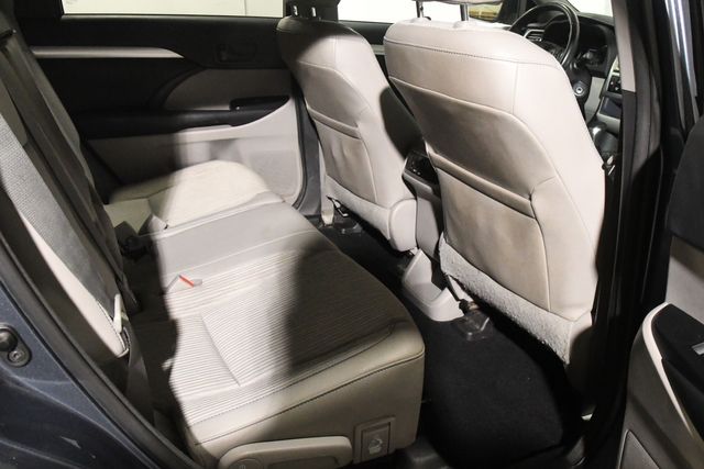 2017 Toyota Highlander LE Plus | Branford, CT | Sound Auto Wholesalers