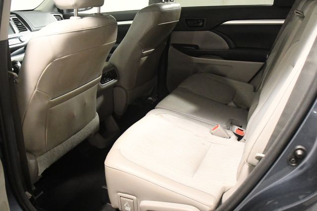 2017 Toyota Highlander LE Plus | Branford, CT | Sound Auto Wholesalers