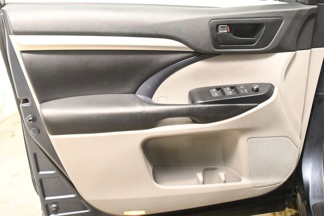 2017 Toyota Highlander LE Plus | Branford, CT | Sound Auto Wholesalers