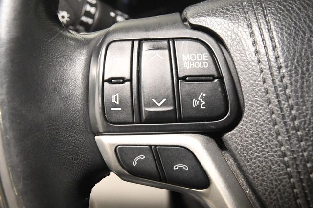 2017 Toyota Highlander LE Plus | Branford, CT | Sound Auto Wholesalers