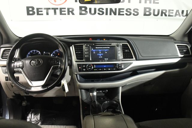 2017 Toyota Highlander LE Plus | Branford, CT | Sound Auto Wholesalers