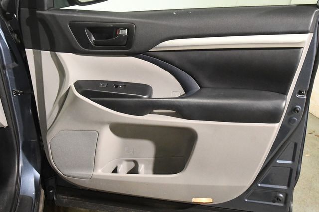 2017 Toyota Highlander LE Plus | Branford, CT | Sound Auto Wholesalers 2017 Toyota Highlander LE Plus | Branford, CT | Sound Auto Wholesalers