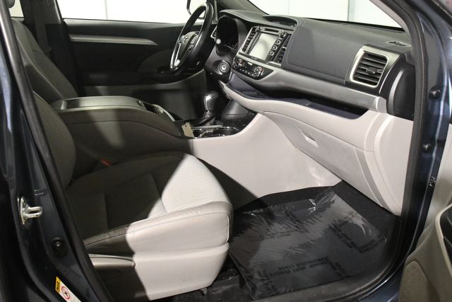 2017 Toyota Highlander LE Plus | Branford, CT | Sound Auto Wholesalers 2017 Toyota Highlander LE Plus | Branford, CT | Sound Auto Wholesalers