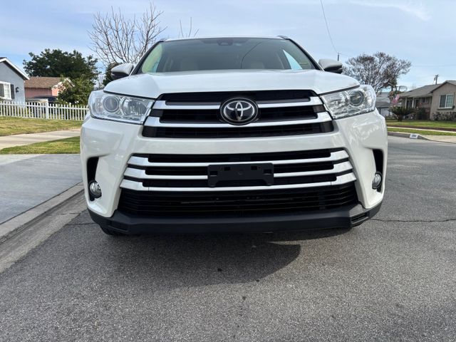 2017 Toyota Highlander XLE | Brea, CA | Zeus Auto Dealers
