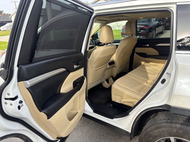 2017 Toyota Highlander XLE | Brea, CA | Zeus Auto Dealers 2017 Toyota Highlander XLE | Brea, CA | Zeus Auto Dealers