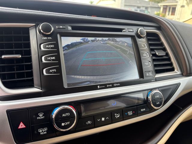 2017 Toyota Highlander XLE | Brea, CA | Zeus Auto Dealers