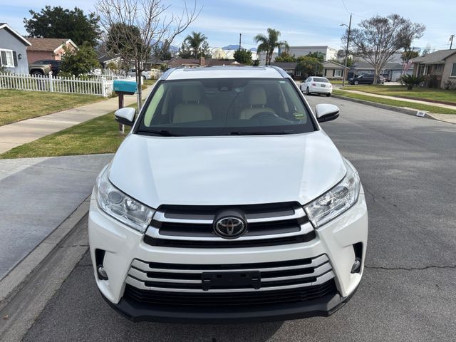 2017 Toyota Highlander XLE | Brea, CA | Zeus Auto Dealers