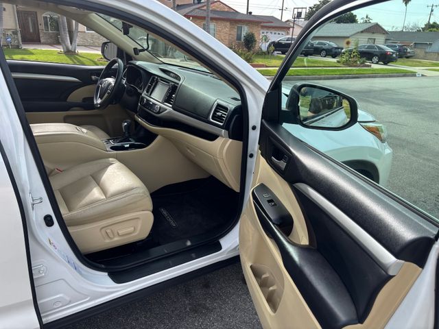 2017 Toyota Highlander XLE | Brea, CA | Zeus Auto Dealers 2017 Toyota Highlander XLE | Brea, CA | Zeus Auto Dealers