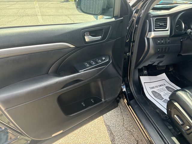 2017 Toyota Highlander SE | Ontario, OH | New Haven Auto Sales