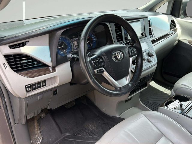 2017 Toyota Sienna XLE Premium 7-Passenger | Alpharetta, GA | Star Motors