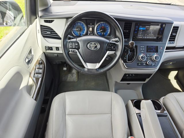 2017 Toyota Sienna XLE 7-Passenger | Ellisville, MO | AutoPort 2017 Toyota Sienna XLE 7-Passenger | Ellisville, MO | AutoPort
