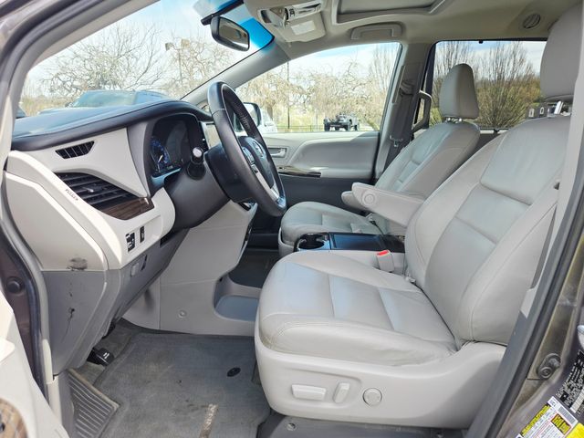 2017 Toyota Sienna XLE 7-Passenger | Ellisville, MO | AutoPort 2017 Toyota Sienna XLE 7-Passenger | Ellisville, MO | AutoPort