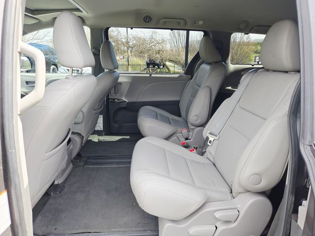 2017 Toyota Sienna XLE 7-Passenger | Ellisville, MO | AutoPort 2017 Toyota Sienna XLE 7-Passenger | Ellisville, MO | AutoPort