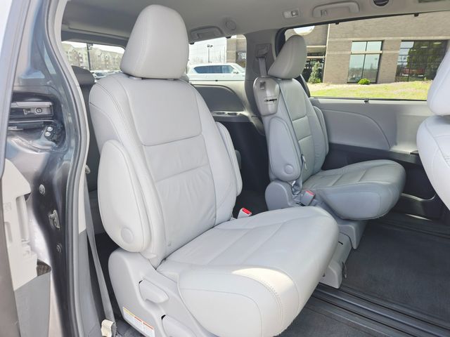 2017 Toyota Sienna XLE 7-Passenger | Ellisville, MO | AutoPort 2017 Toyota Sienna XLE 7-Passenger | Ellisville, MO | AutoPort