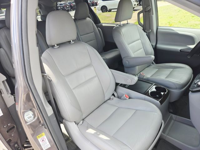 2017 Toyota Sienna XLE 7-Passenger | Ellisville, MO | AutoPort 2017 Toyota Sienna XLE 7-Passenger | Ellisville, MO | AutoPort