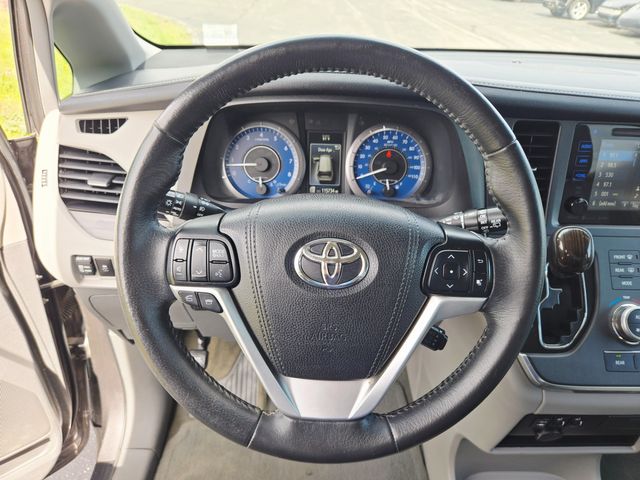 2017 Toyota Sienna XLE 7-Passenger | Ellisville, MO | AutoPort 2017 Toyota Sienna XLE 7-Passenger | Ellisville, MO | AutoPort