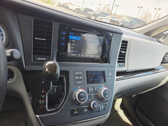 2017 Toyota Sienna XLE 7-Passenger | Ellisville, MO | AutoPort 2017 Toyota Sienna XLE 7-Passenger | Ellisville, MO | AutoPort