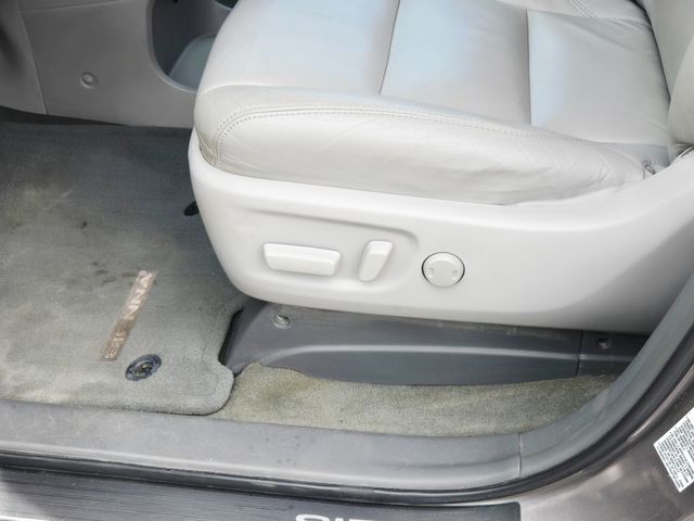 2017 Toyota Sienna XLE 7-Passenger | Ellisville, MO | AutoPort