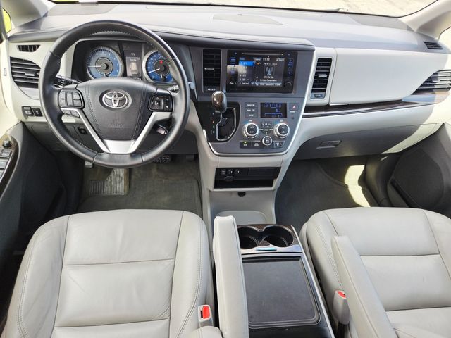 2017 Toyota Sienna XLE 7-Passenger | Ellisville, MO | AutoPort 2017 Toyota Sienna XLE 7-Passenger | Ellisville, MO | AutoPort