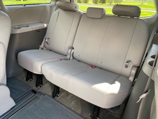 2017 Toyota Sienna XLE Premium 8-Passenger | Ephrata, PA | Pine Tree Motors 2017 Toyota Sienna XLE Premium 8-Passenger | Ephrata, PA | Pine Tree Motors